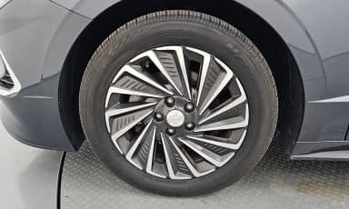 Sonata Hybrid (DN8)