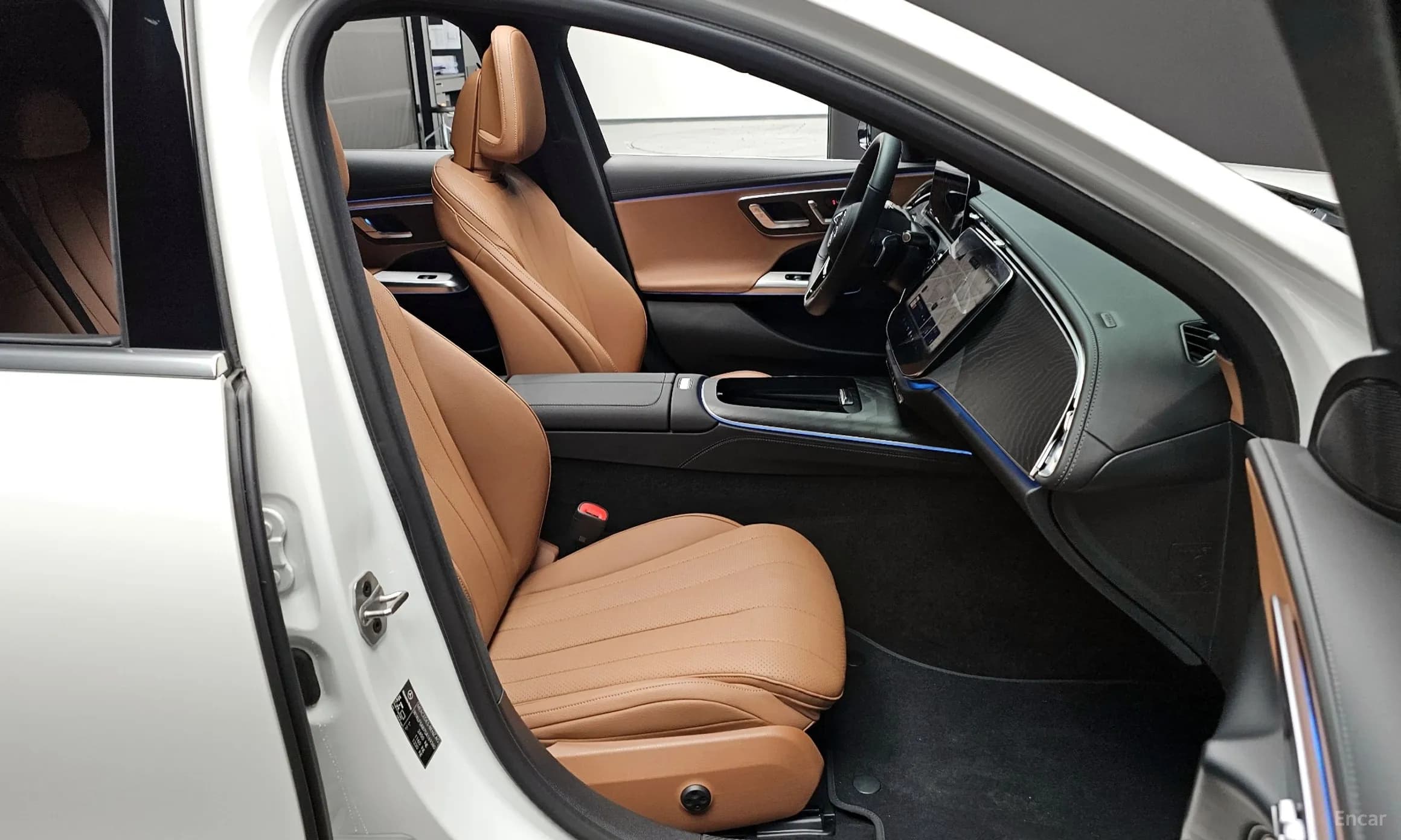 E-Class W214