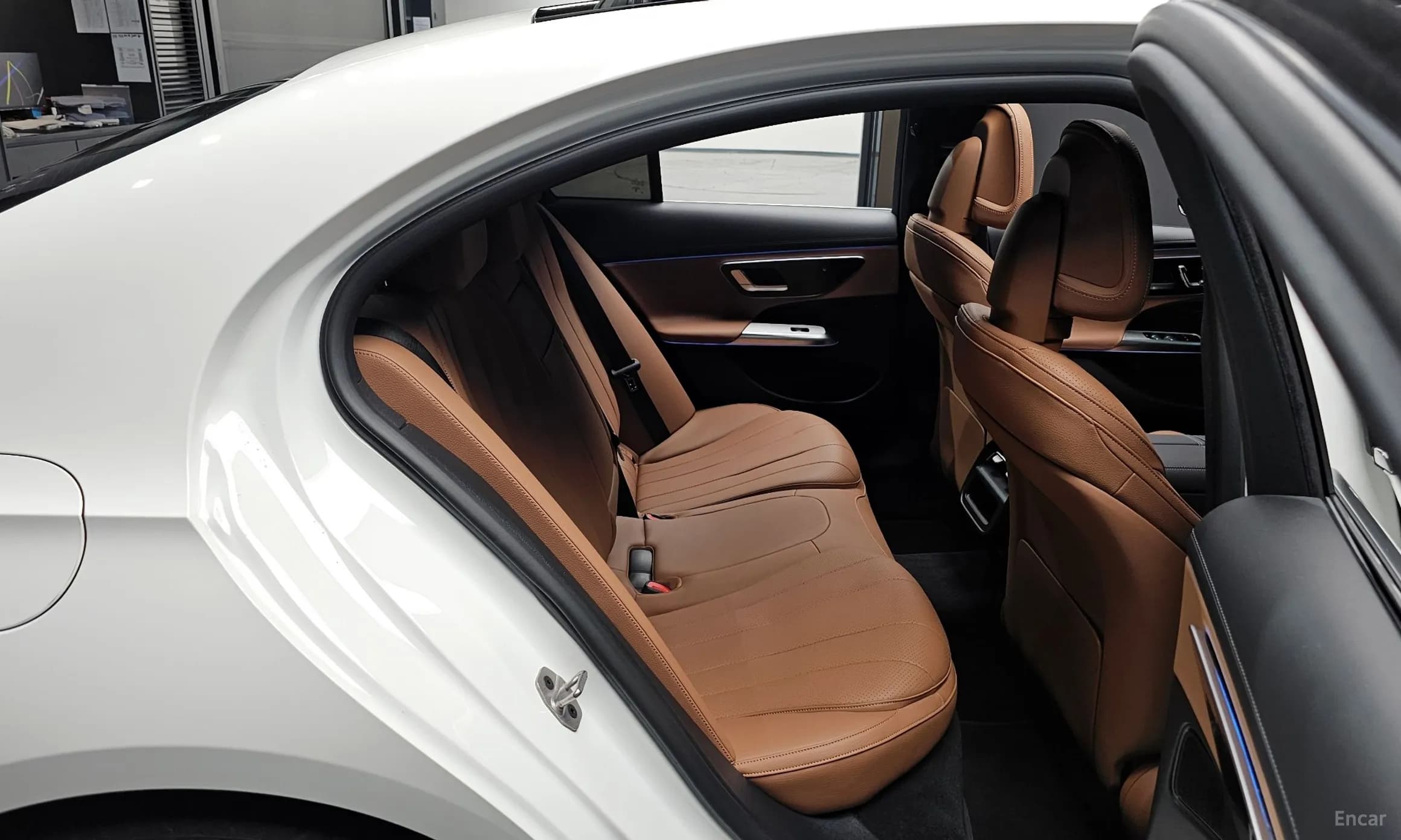 E-Class W214