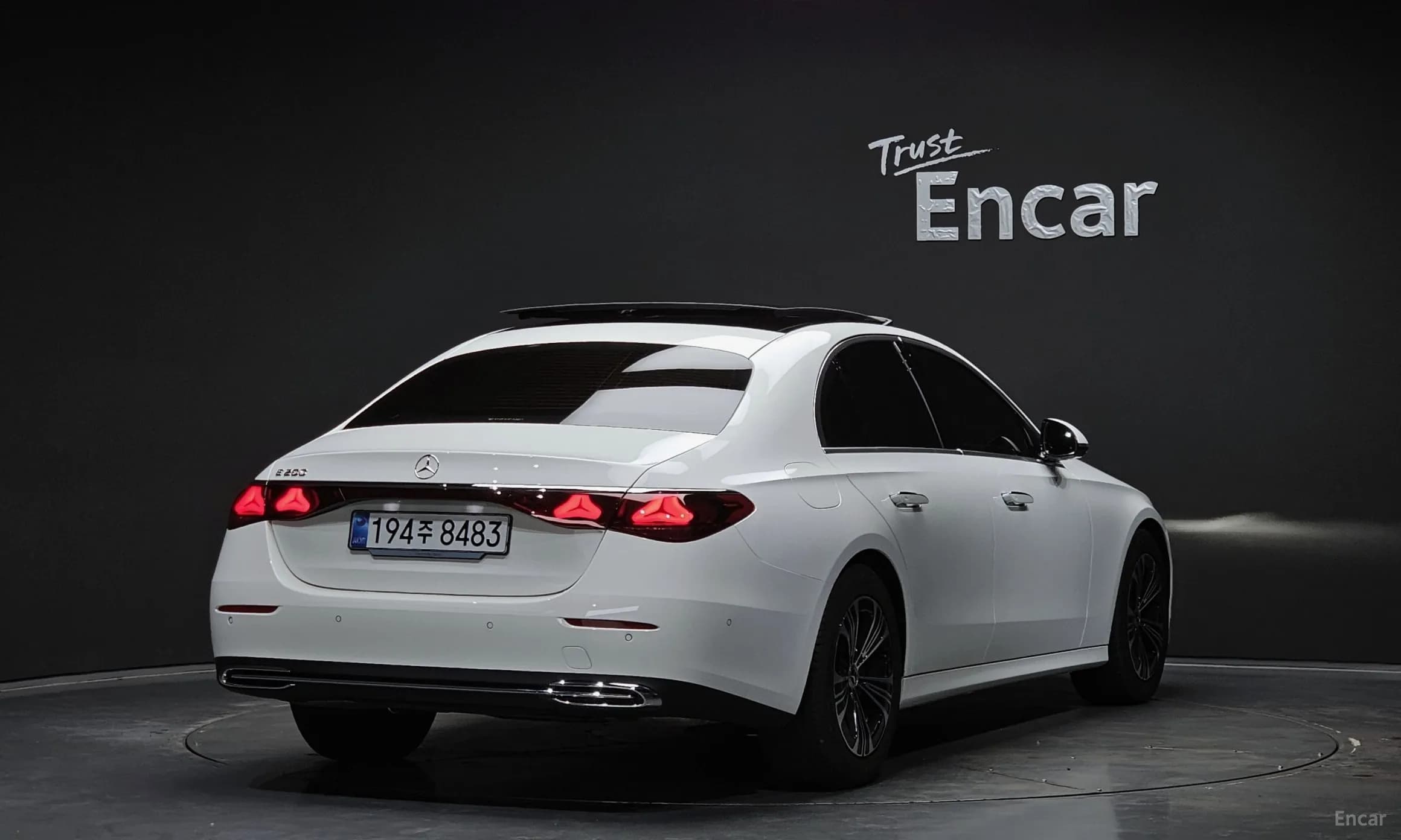 E-Class W214
