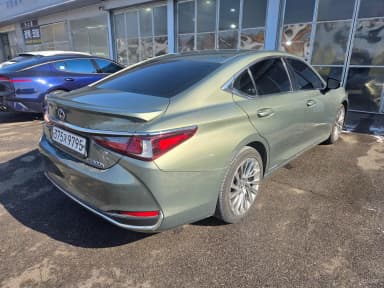 ES300h 7th Generation