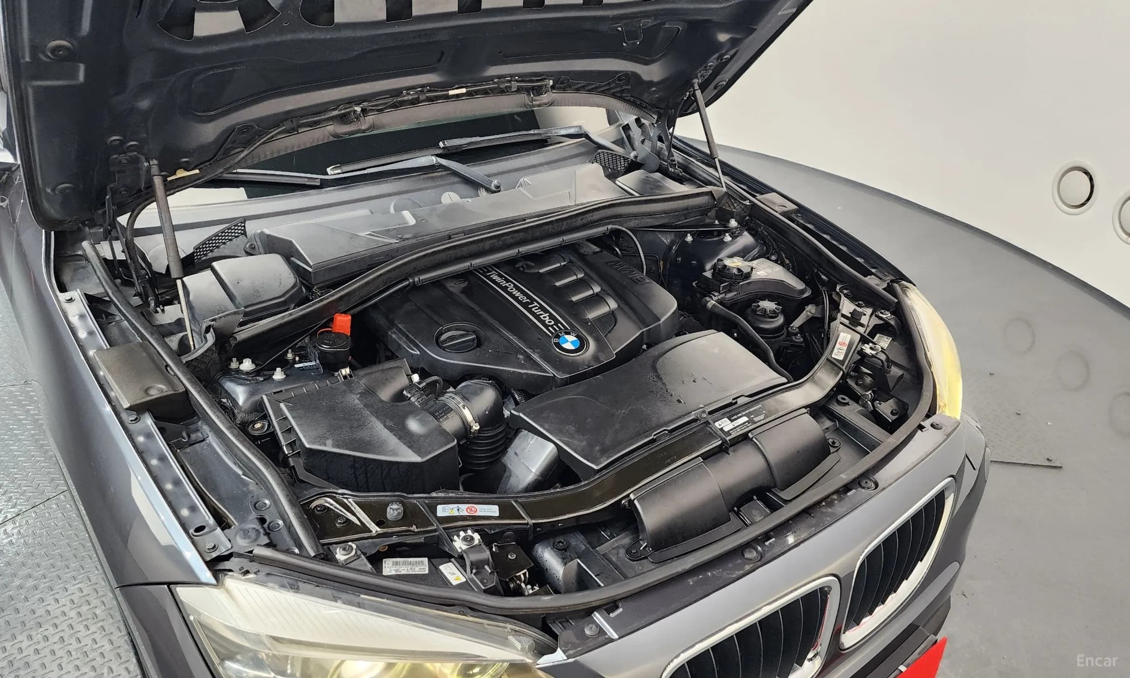 X1 (E84)
