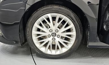 Camry (XV70)