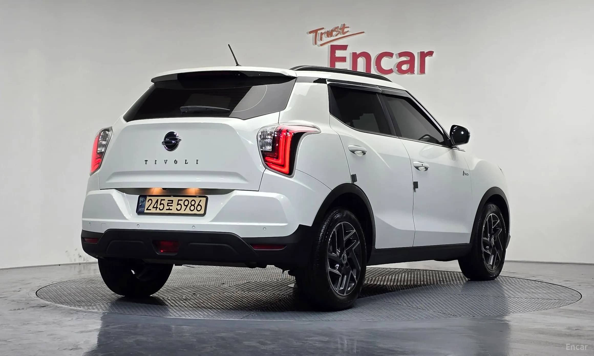 Berry New Tivoli