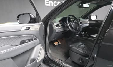 G4 Rexton
