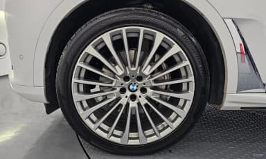 X7 (G07)