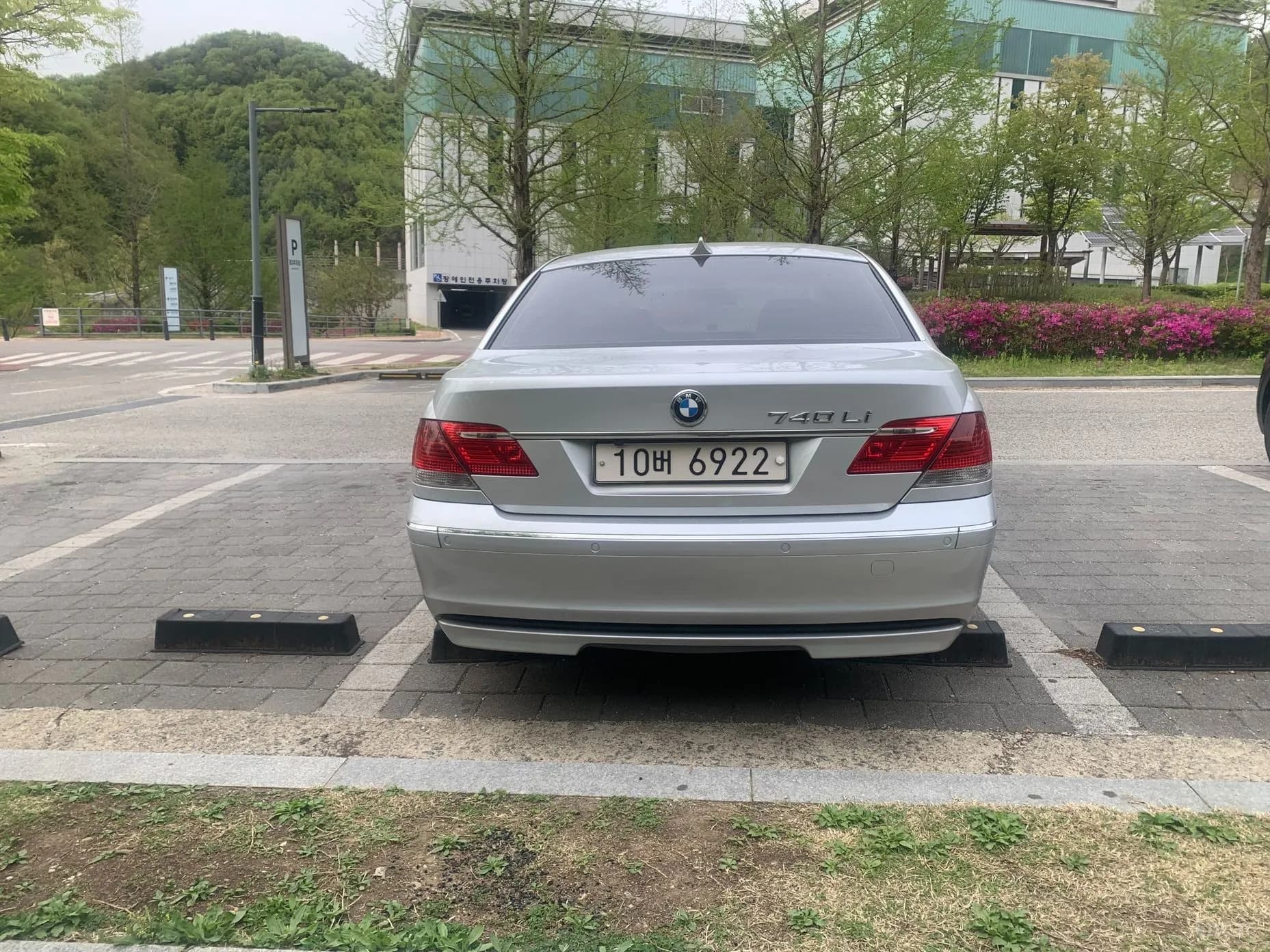 7 Series (E65)