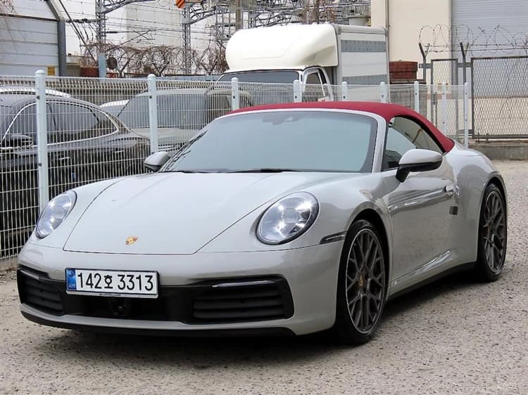911 (992)