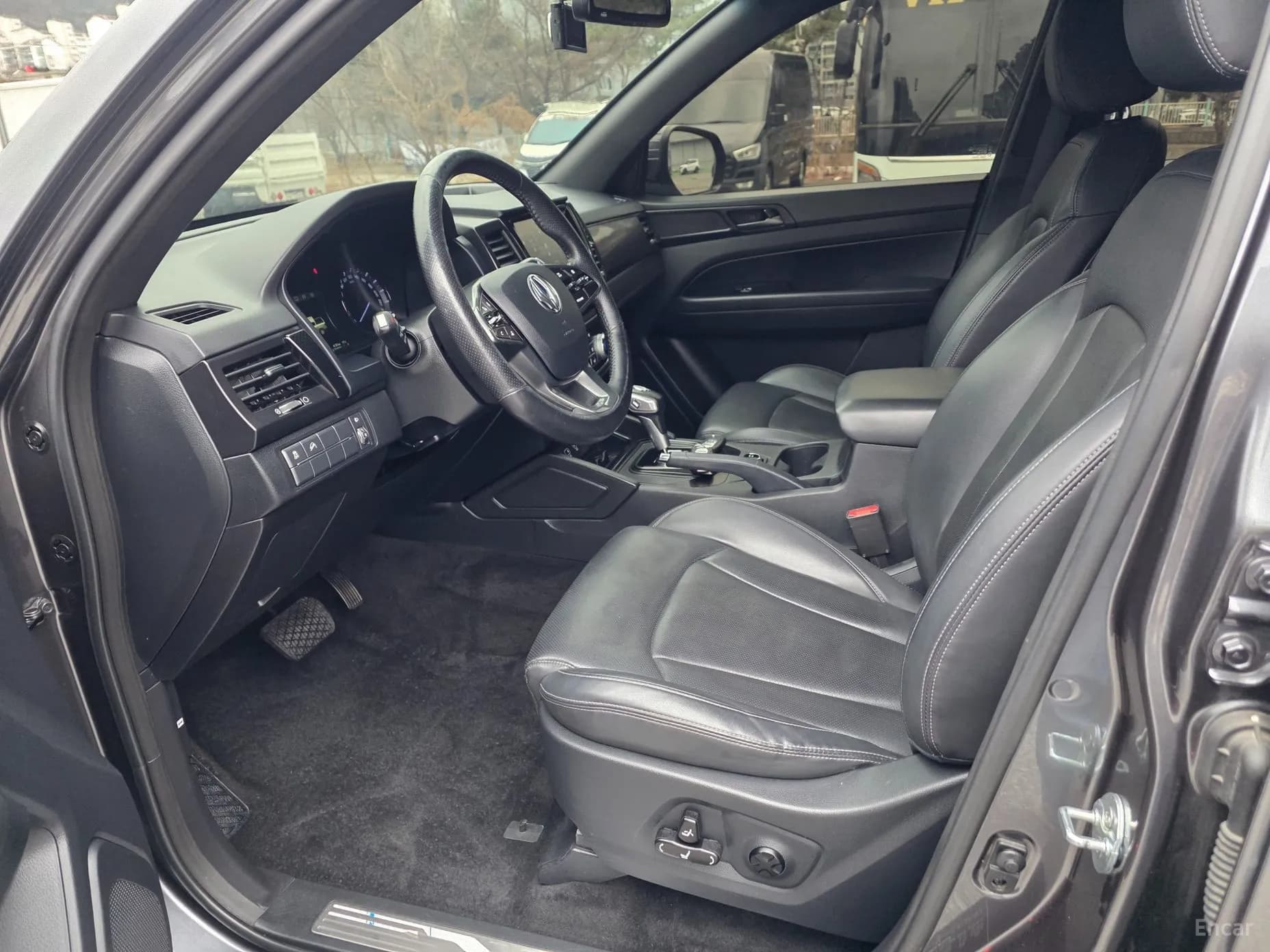 Rexton Sports Khan