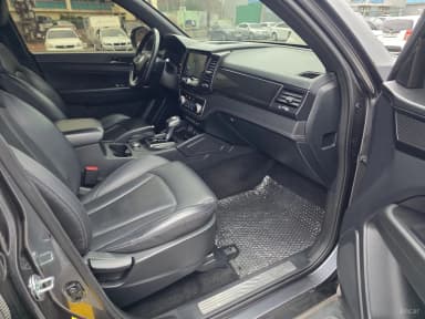 Rexton Sports Khan
