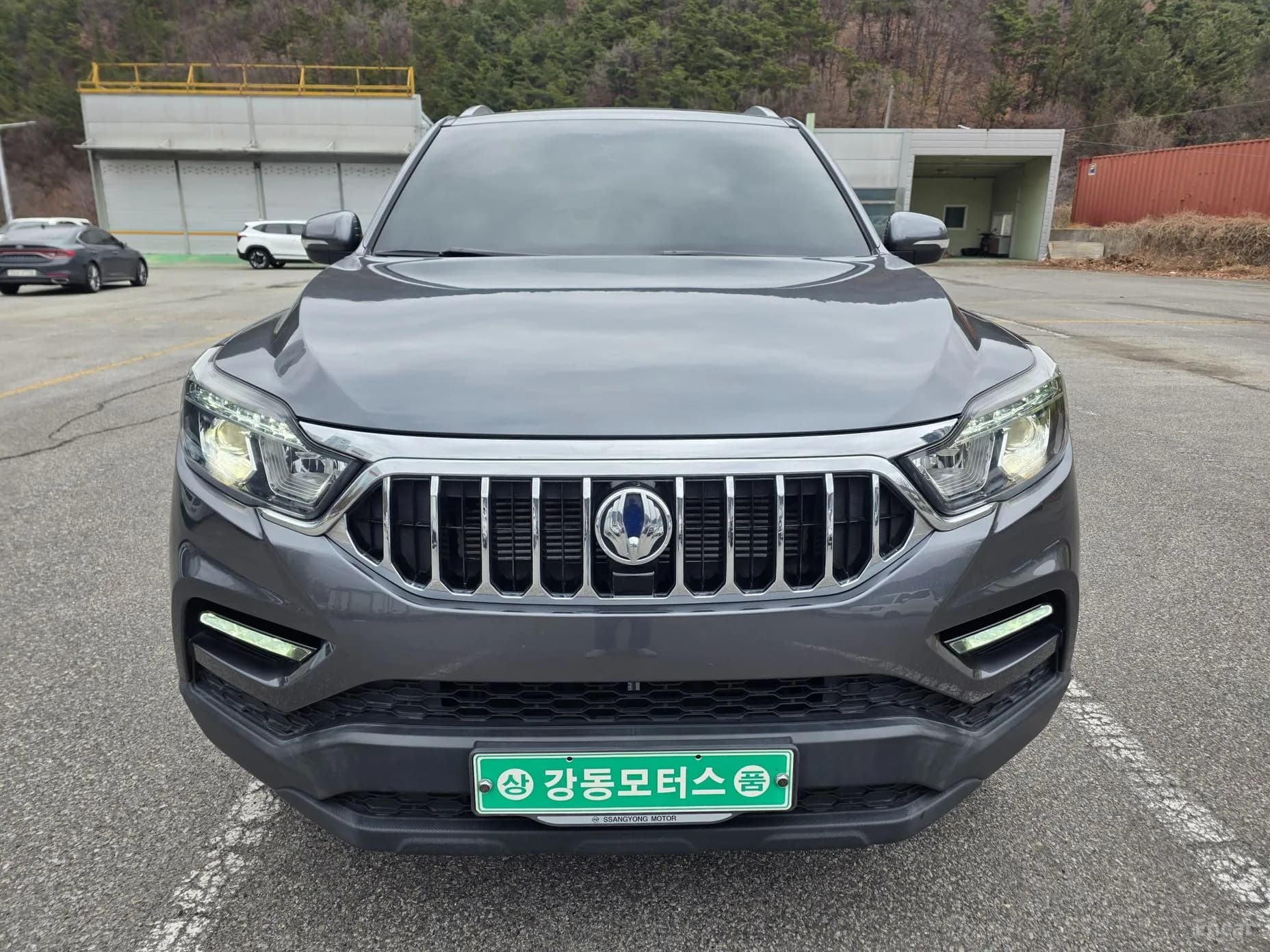 Rexton Sports Khan