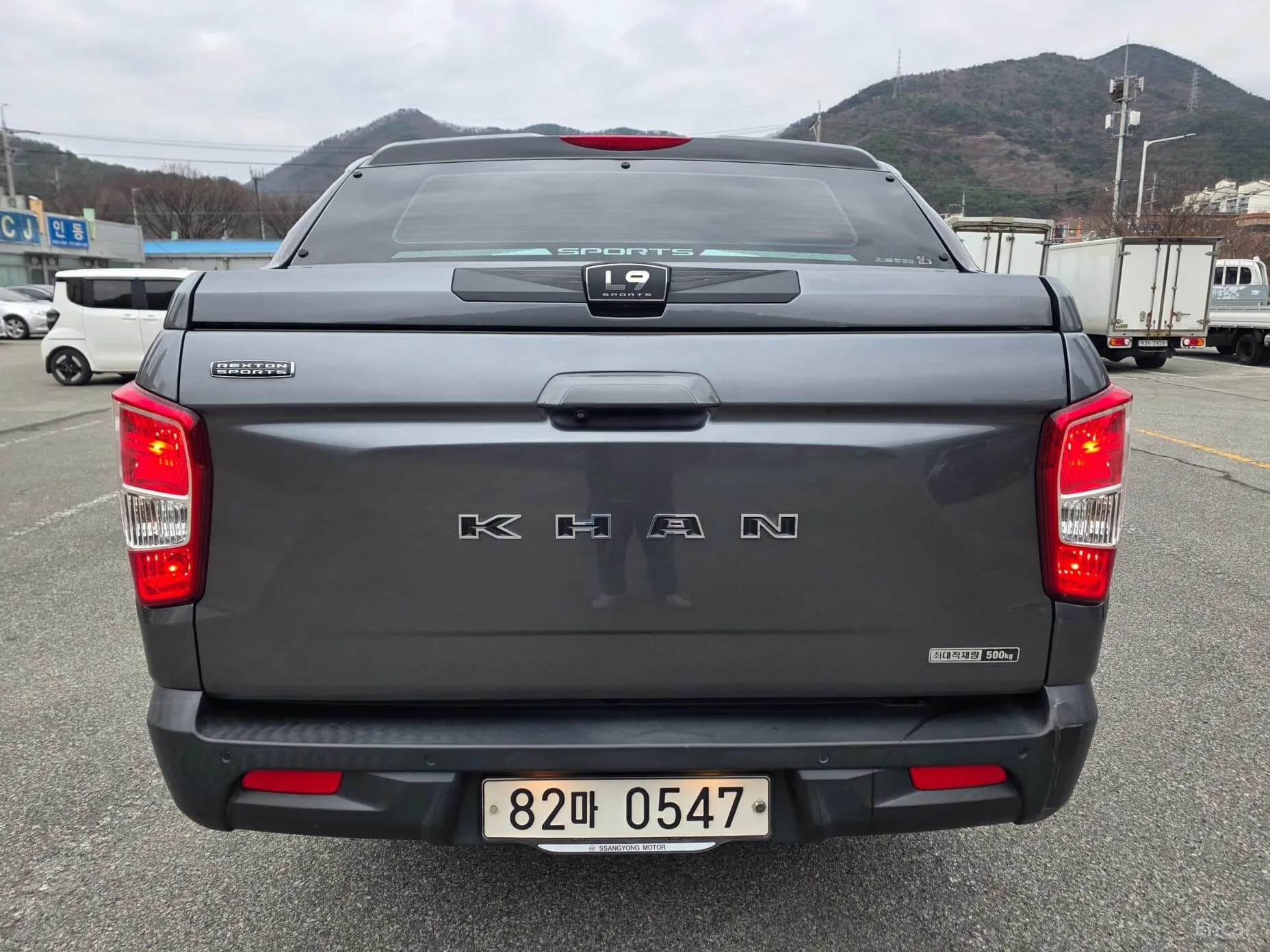 Rexton Sports Khan