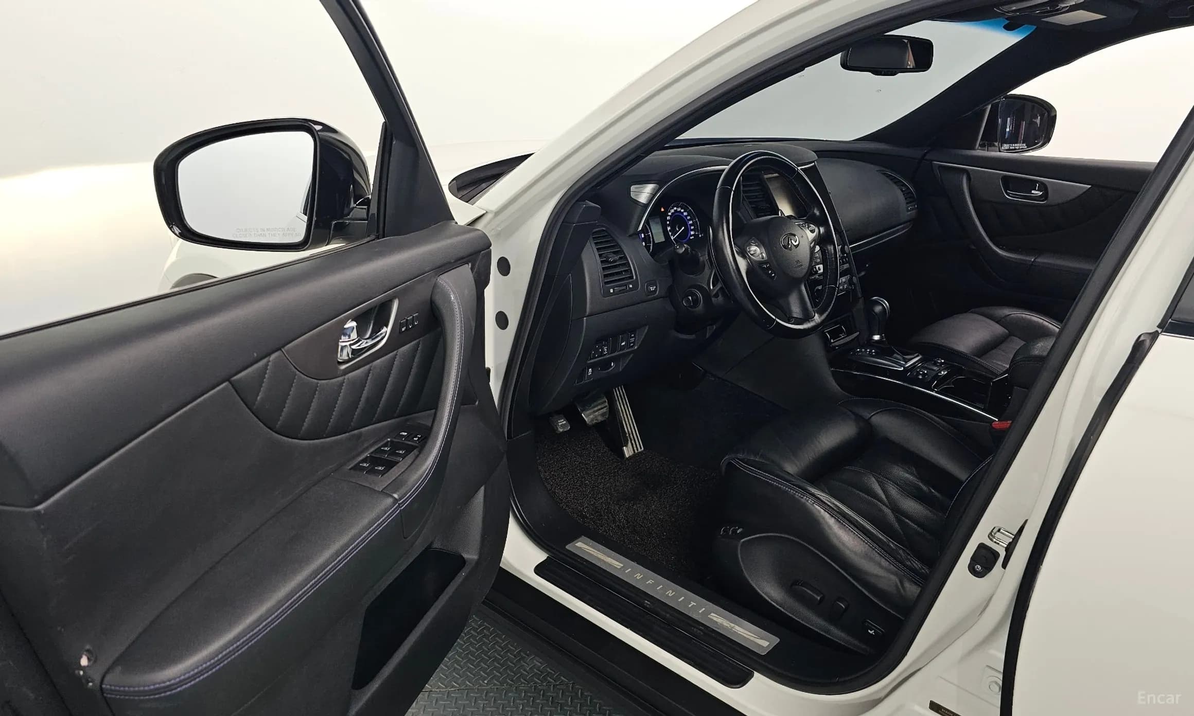 QX70