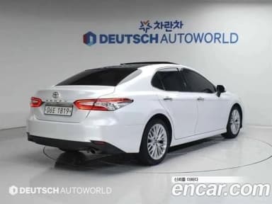 Camry (XV70)
