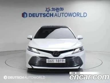 Camry (XV70)