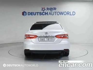 Camry (XV70)
