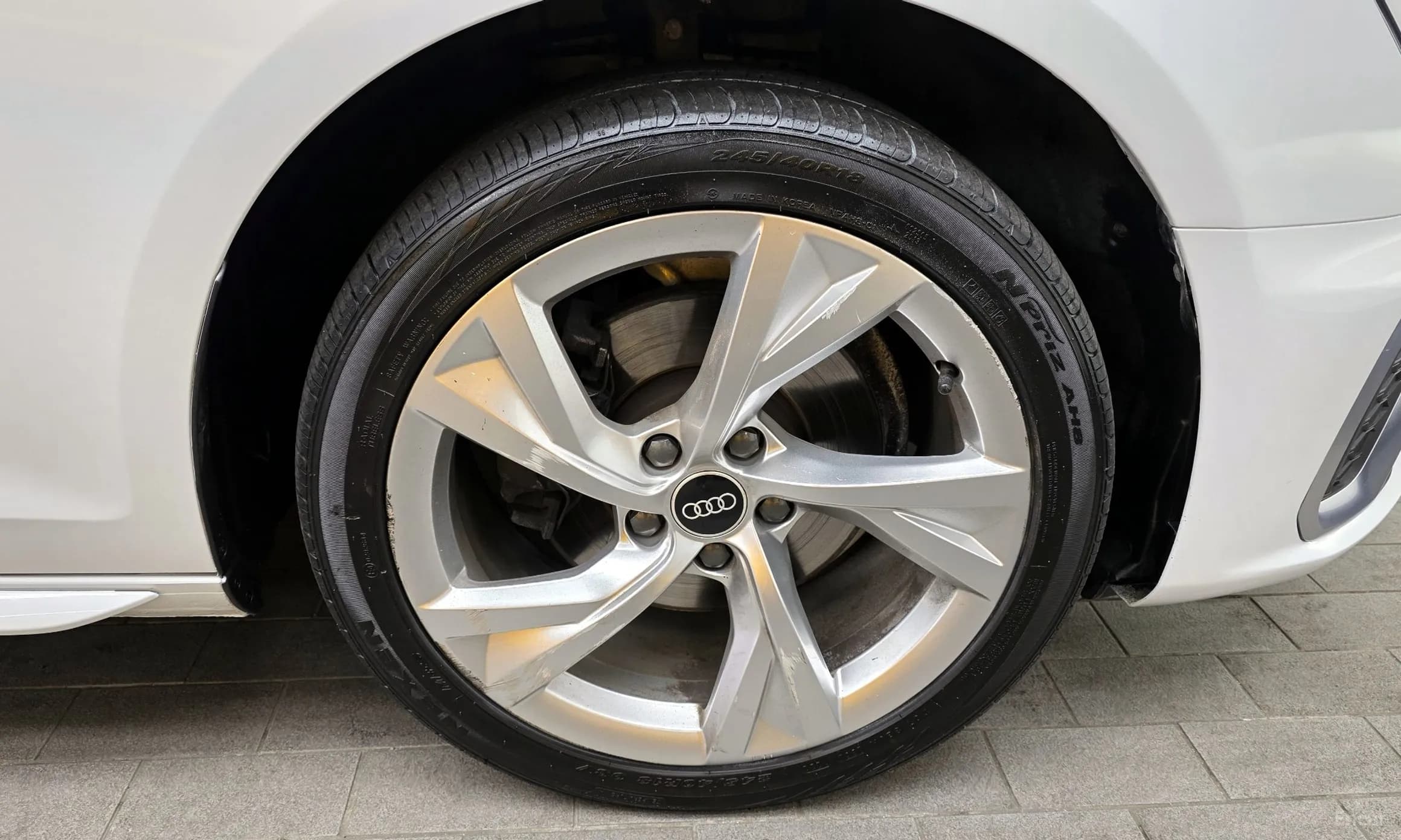 A4 (B9)