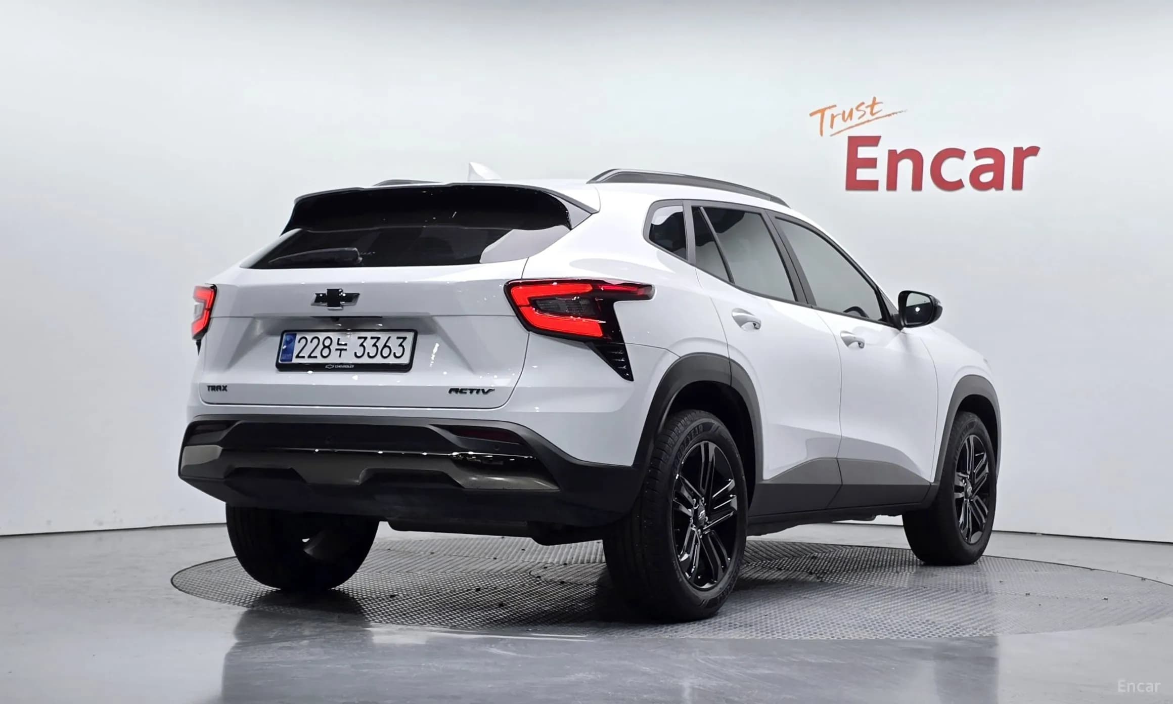 Trax Crossover