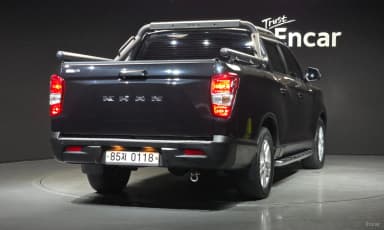 Rexton Sports Khan