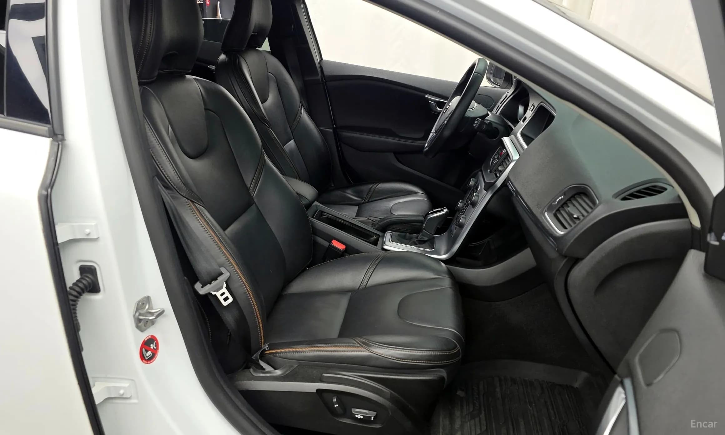 V40 Cross Country