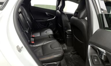 V40 Cross Country