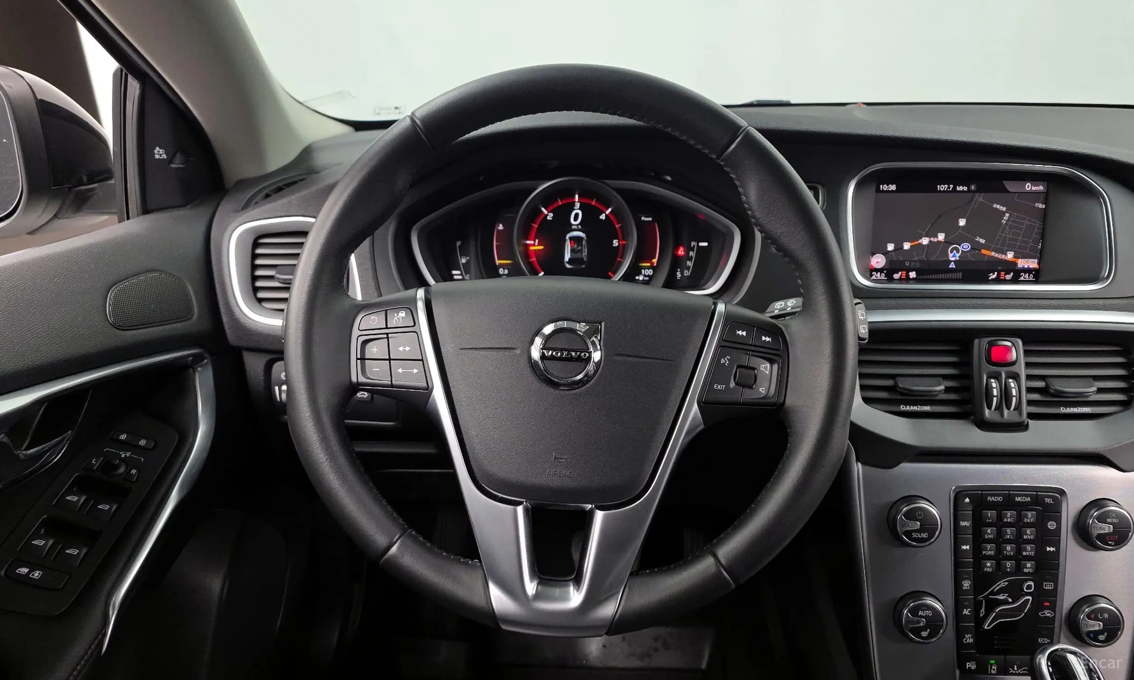 V40 Cross Country