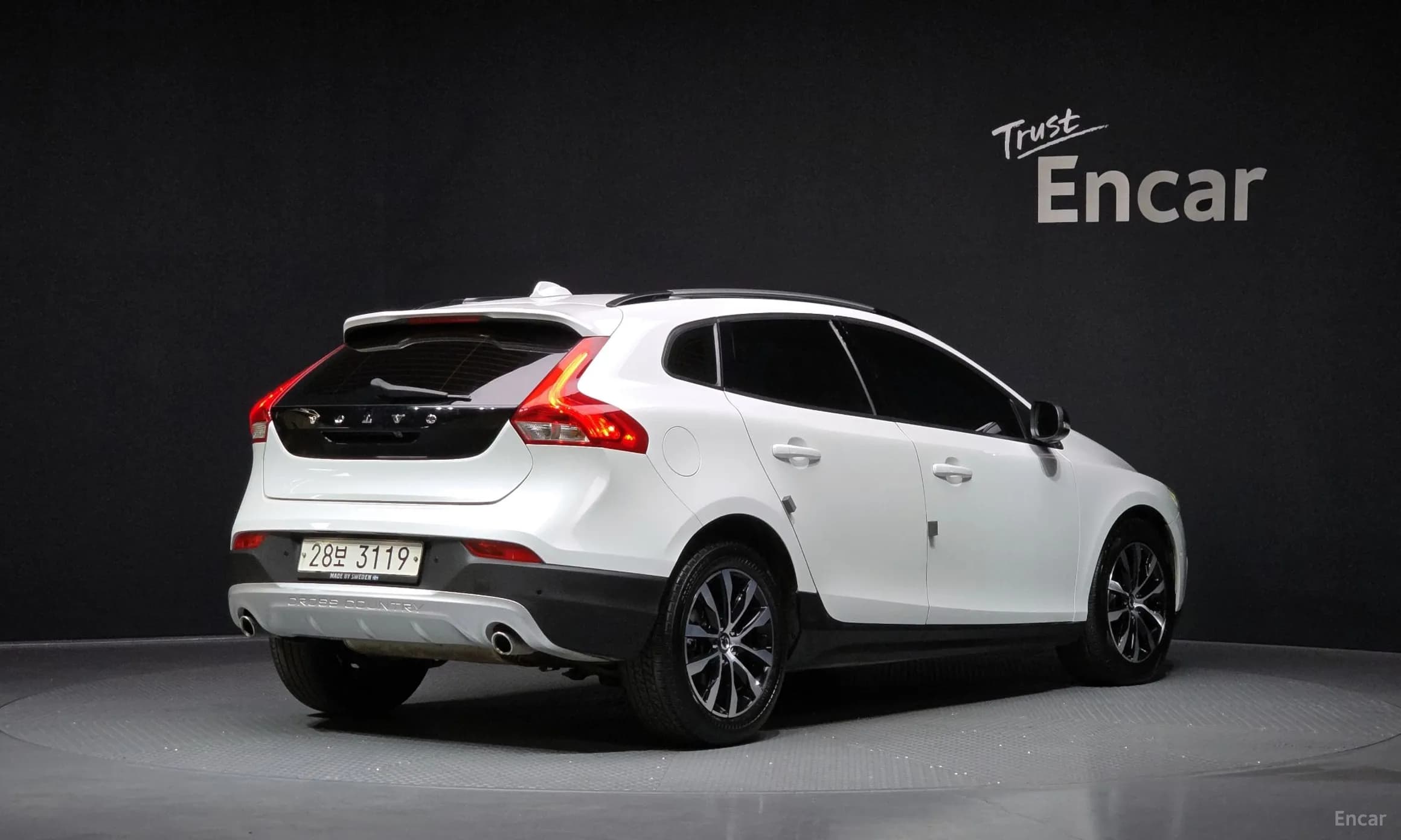 V40 Cross Country