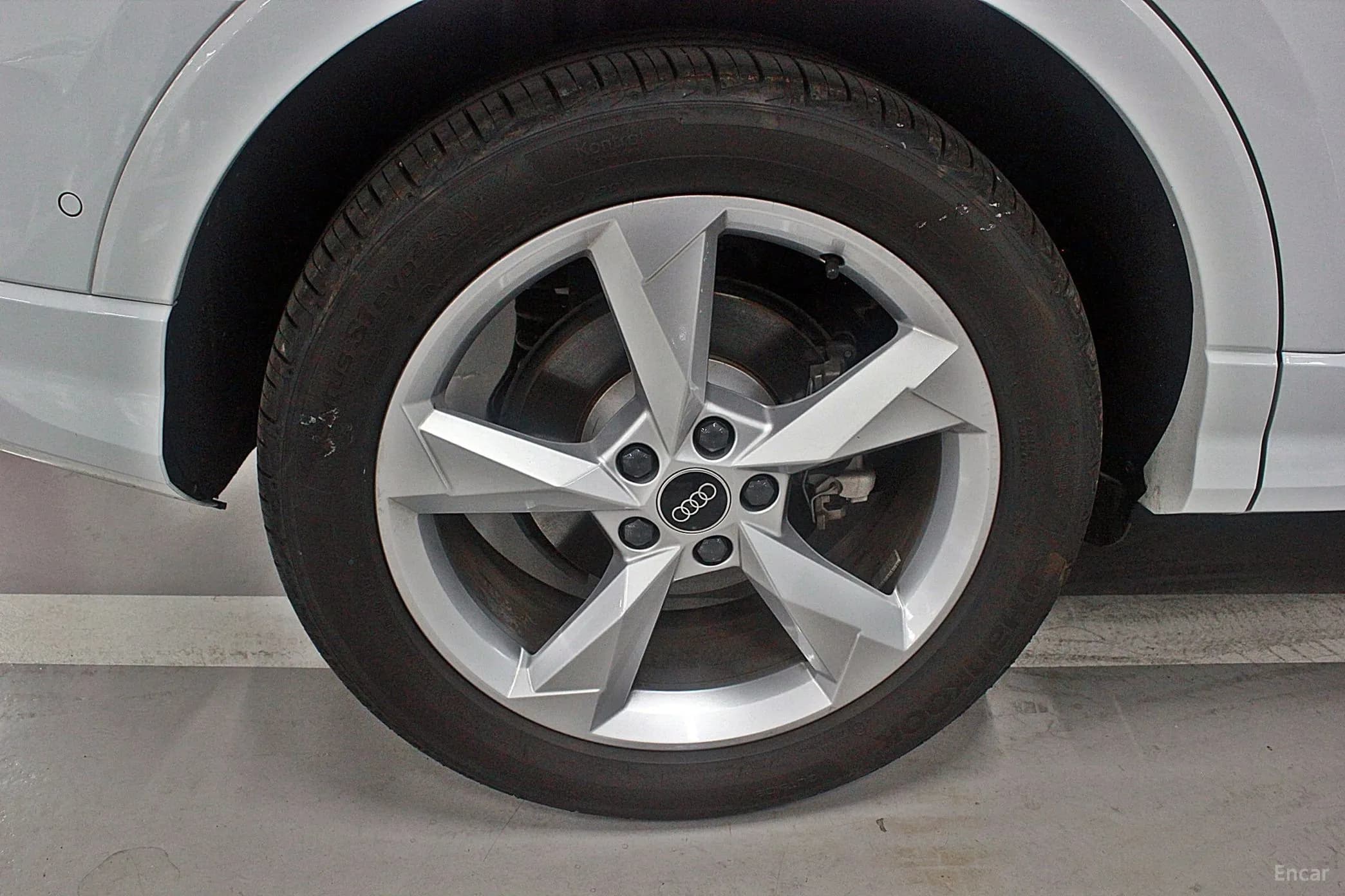 Q3 (F3)