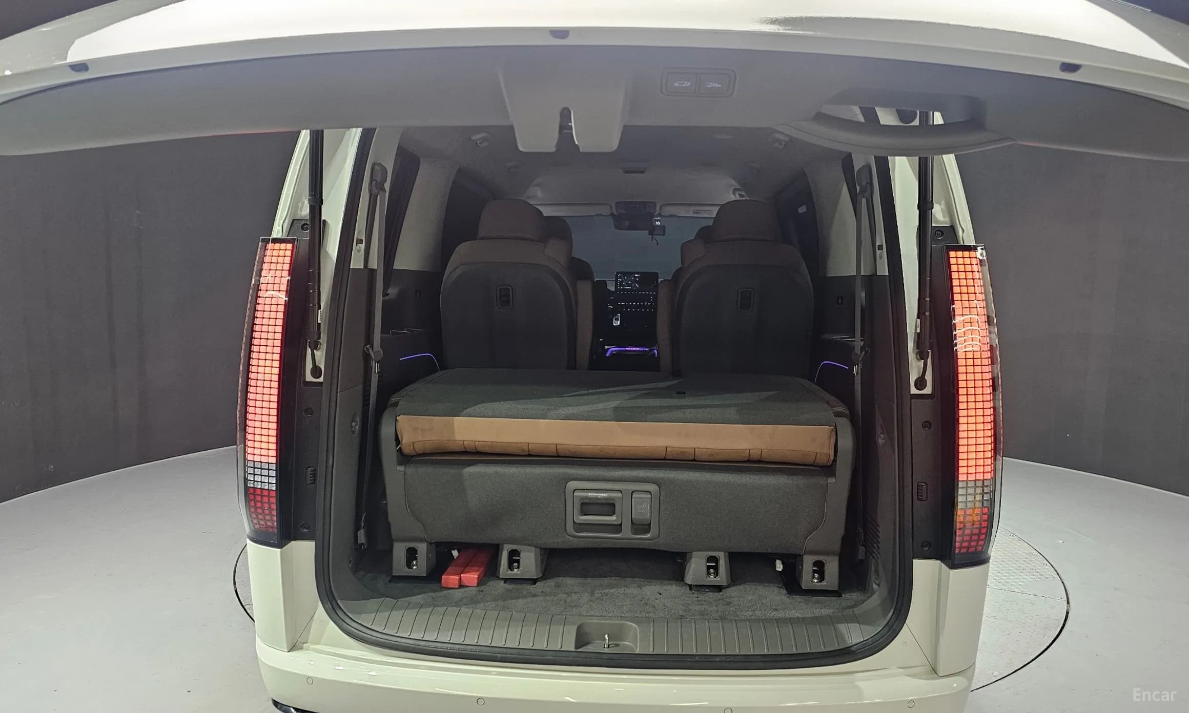 Staria