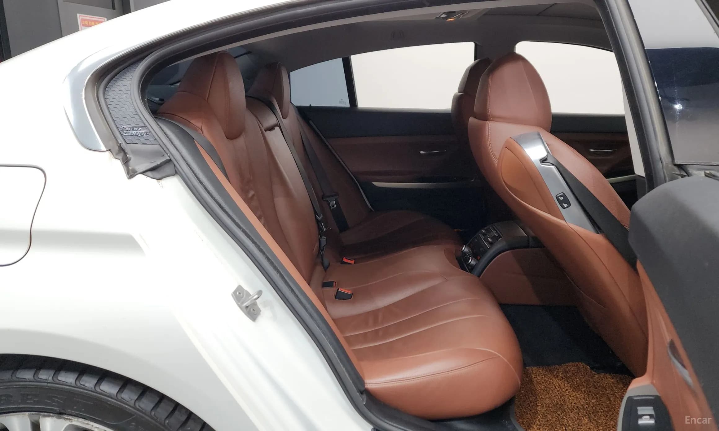 6 Series (F12)