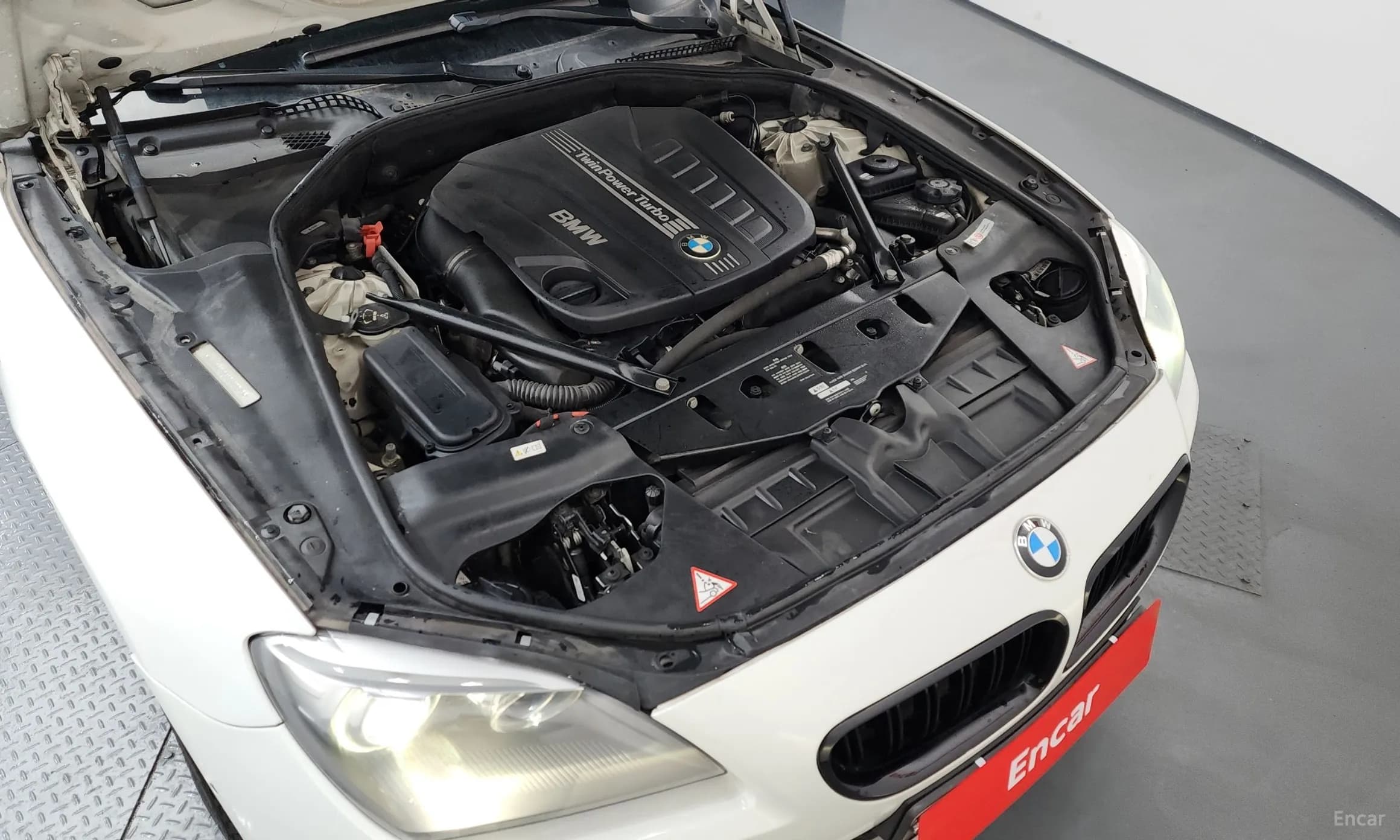 6 Series (F12)