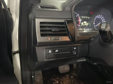 Rexton Sports Khan
