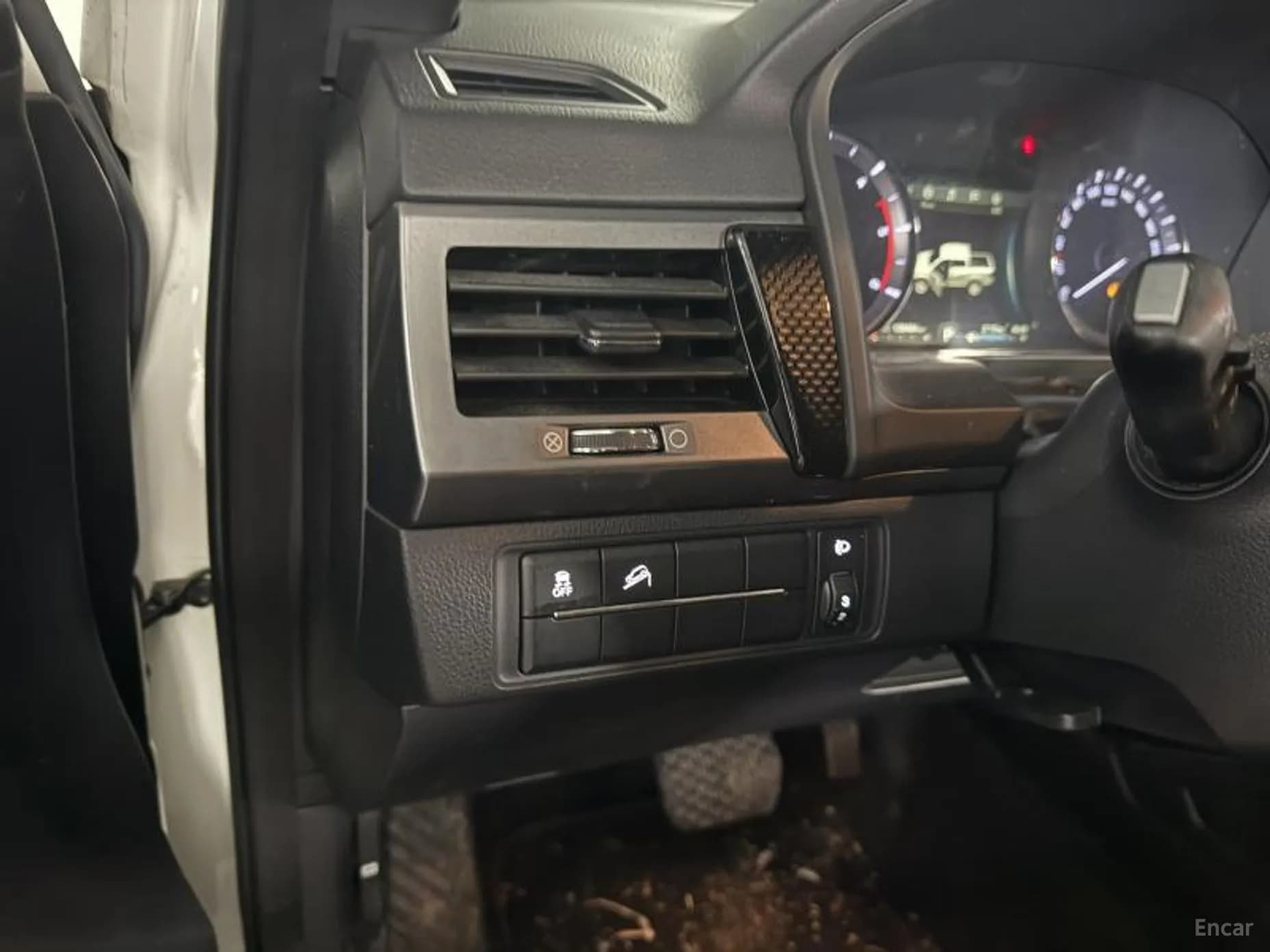 Rexton Sports Khan