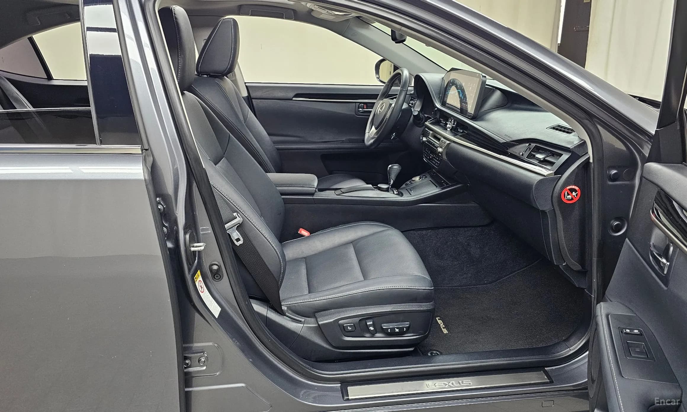 New ES300h