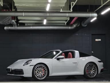 911 (992)