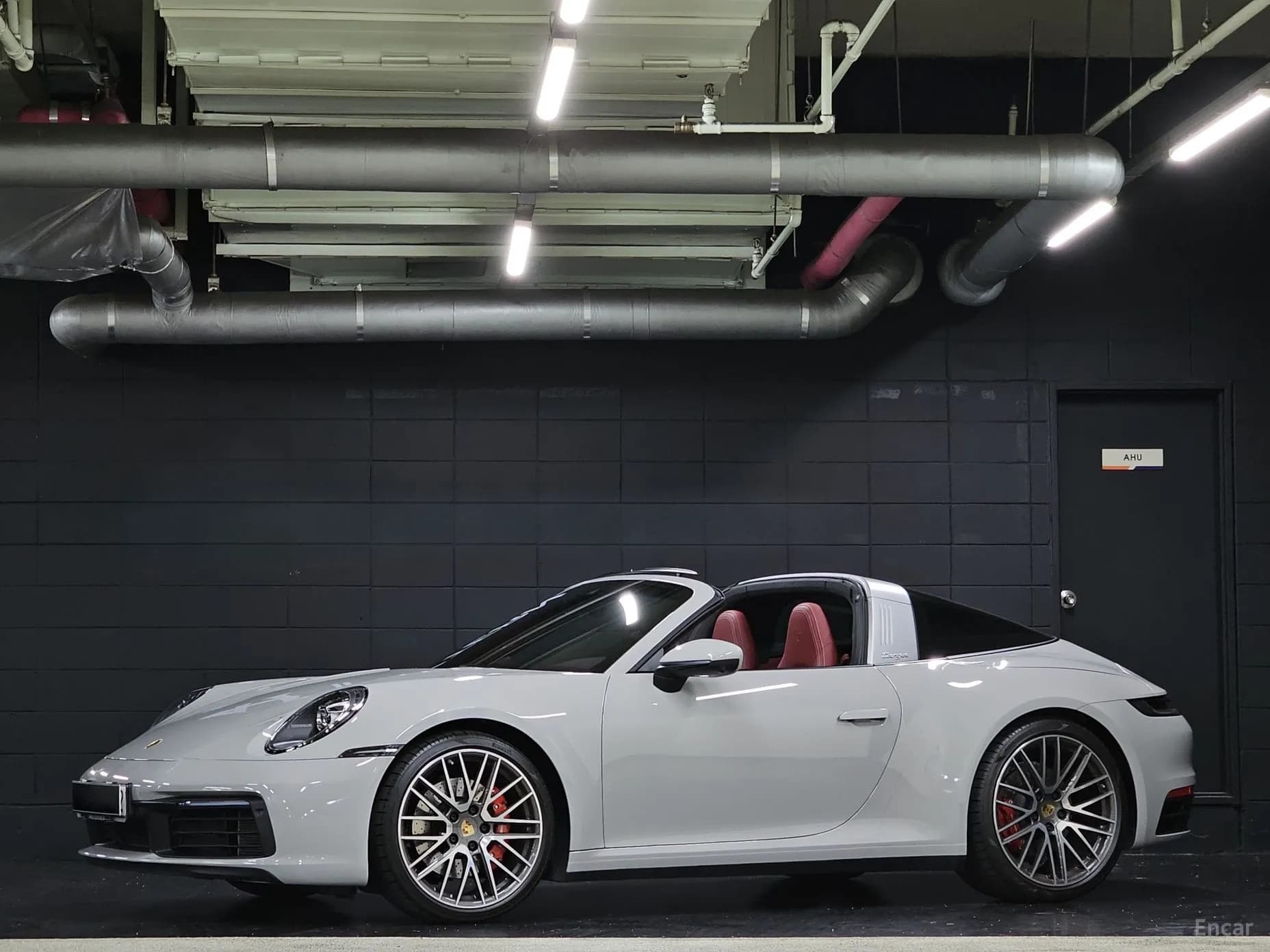 911 (992)