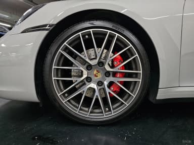 911 (992)