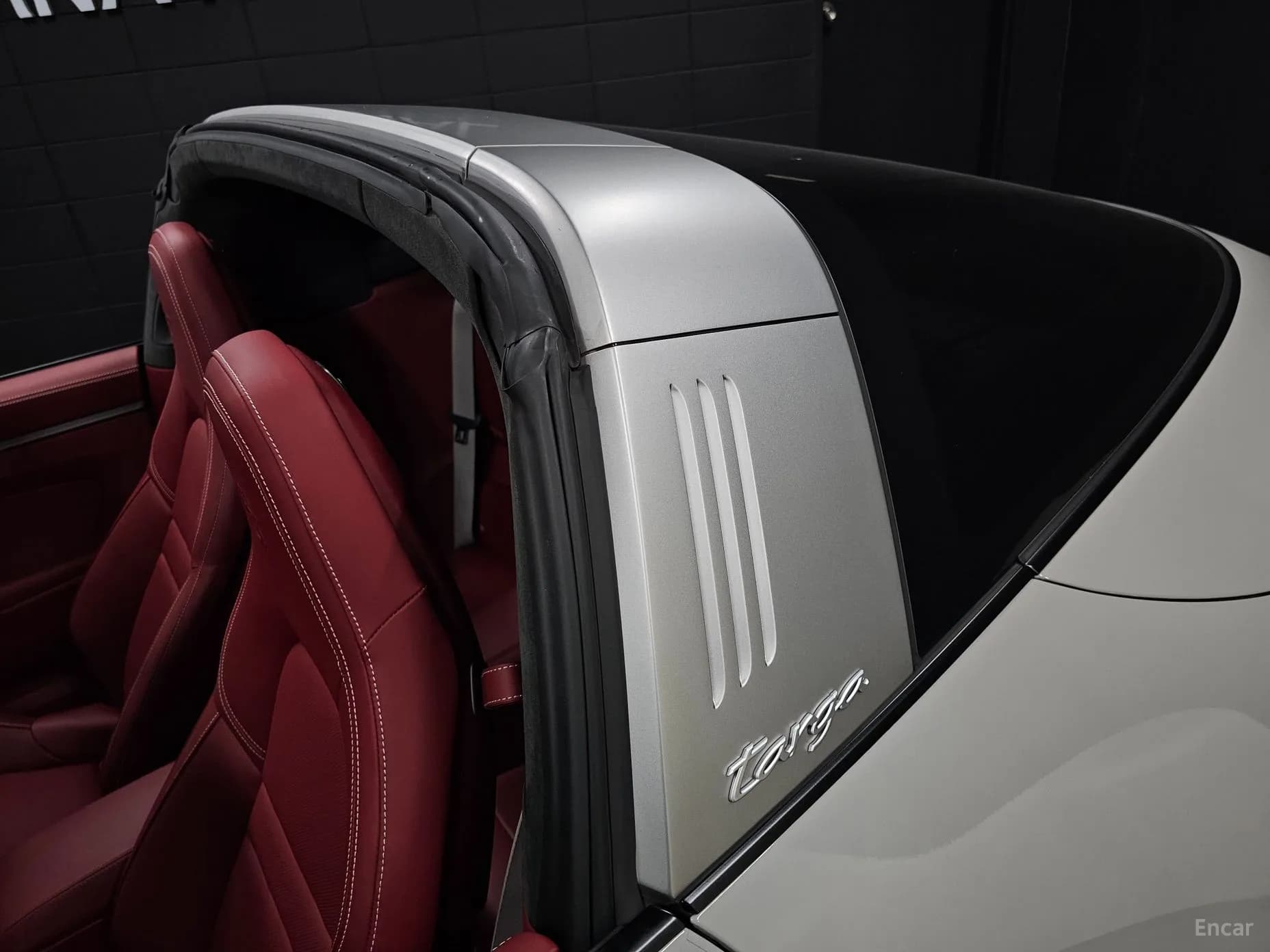 911 (992)