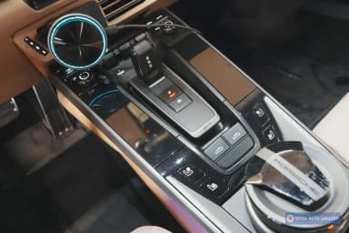 911 (992)