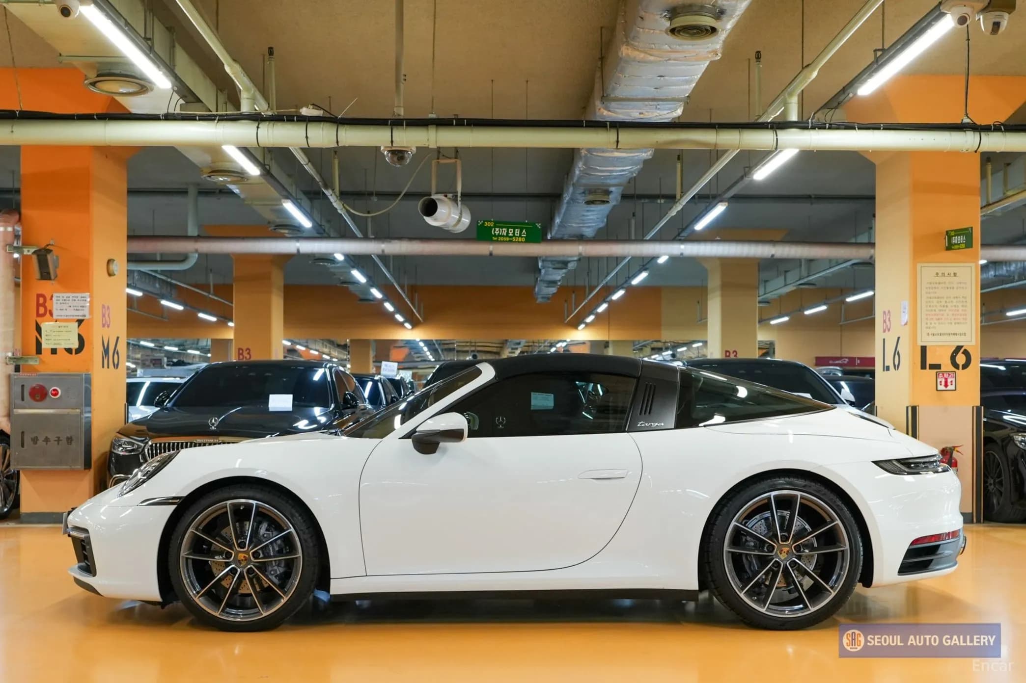 911 (992)