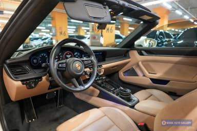 911 (992)