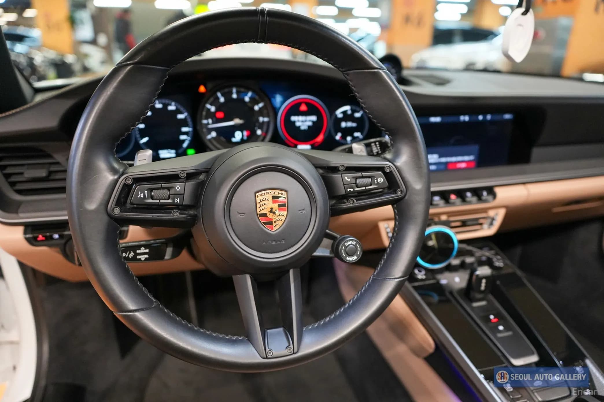 911 (992)