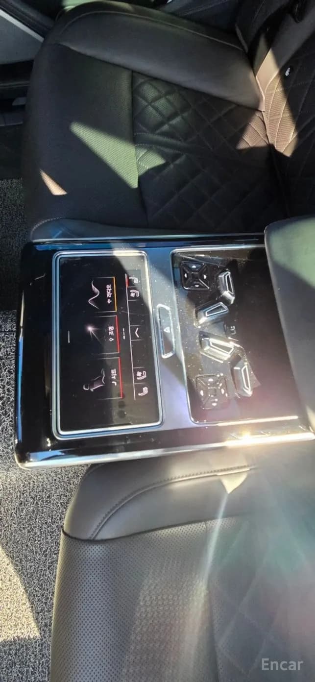 S8 (D5)