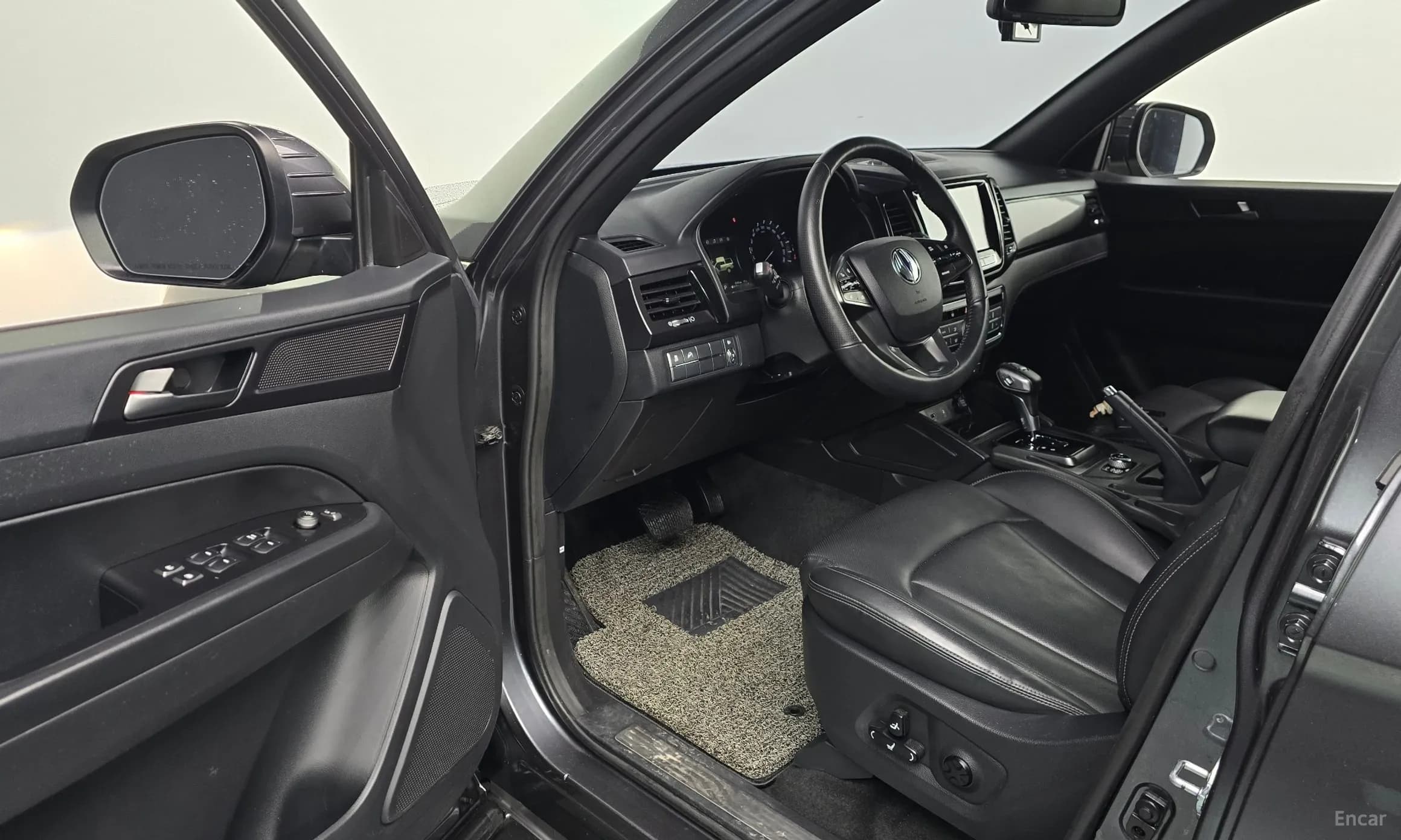 Rexton Sports Khan