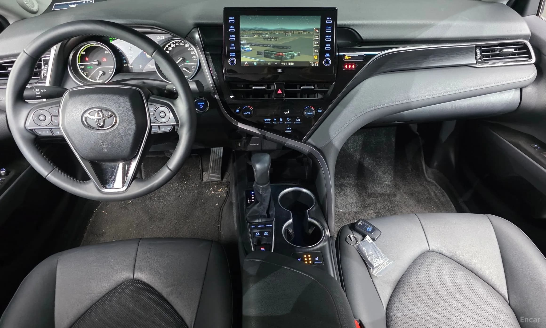 Camry (XV70)