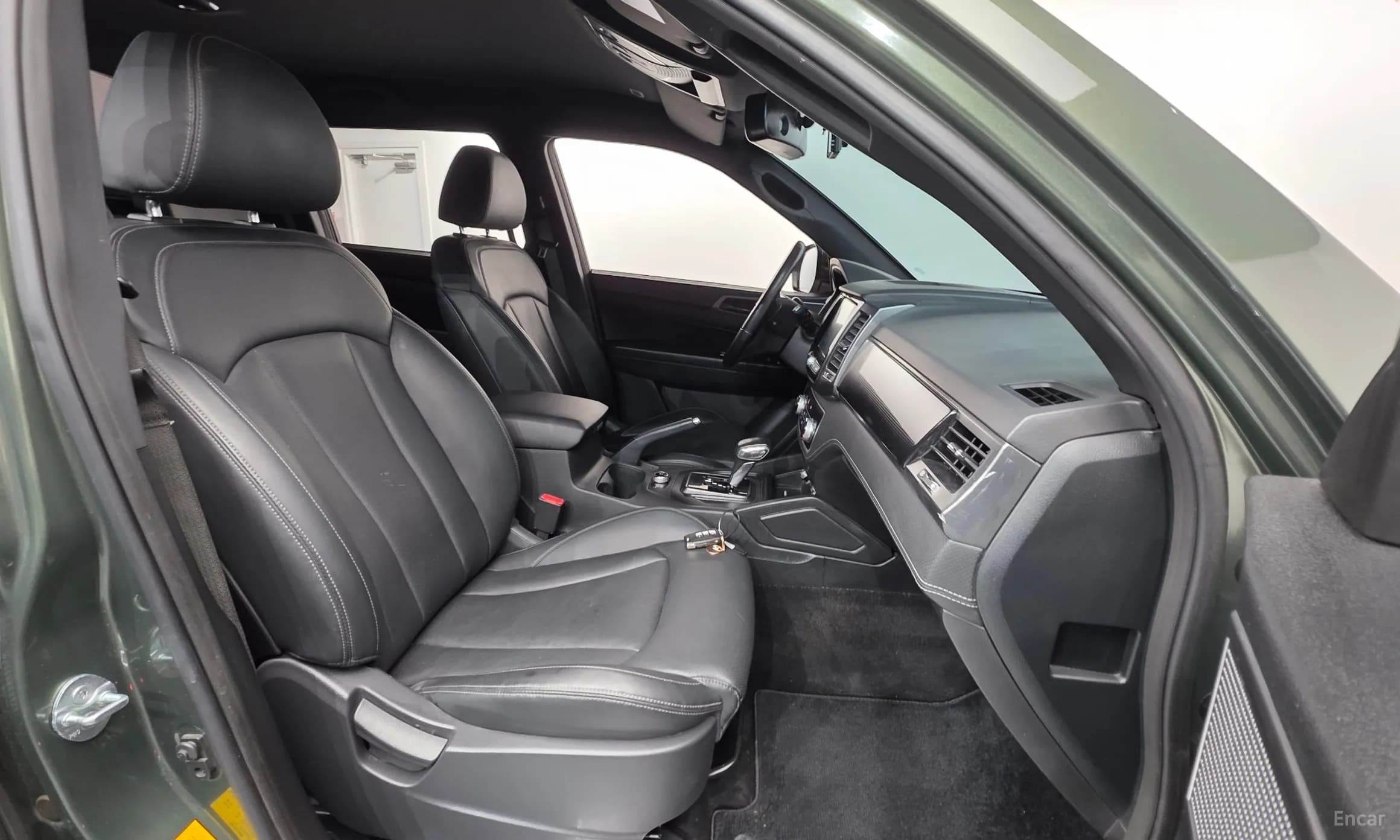 Rexton Sports Khan