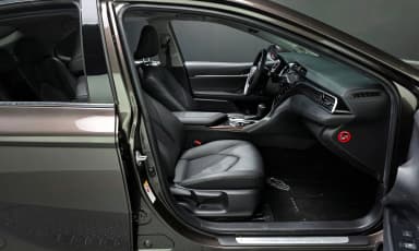 Camry (XV70)
