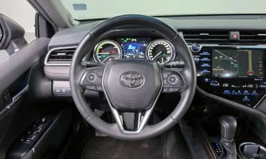 Camry (XV70)
