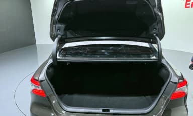 Camry (XV70)