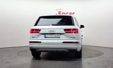 Q7 (4M)